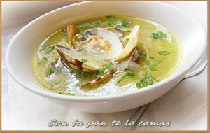 Sopa De Cebolla Con Almejas
