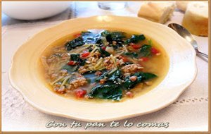 Sopa De Carne Picada, Fideos Y Espinacas
