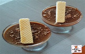 Flan De Colacao Y Ambrosías De Chocolate
