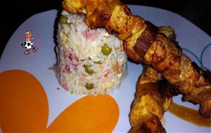 Pinchitos De Pollo Y Piña Con Arroz 3 Delicias
