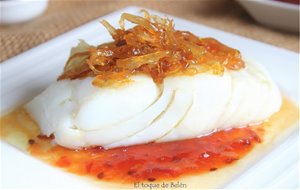 Bacalao A La Plancha Con Mermelada De Tomate Y Cebolla Caramelizada.
