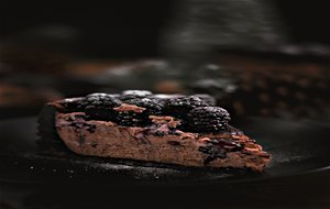 Tarta De Chocolate Con Moras Negras