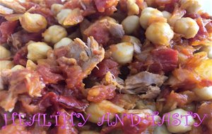 Garbanzos Con Atún, Tomate Y Pimientos
