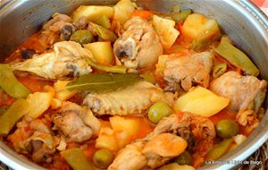 Pollo Guisado Con Aceitunas
