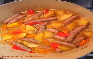 Salchichas Con Pimientos Y Patatas
