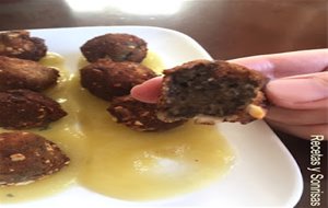 Croquetas De Morcilla, Manzana Y Avellana
