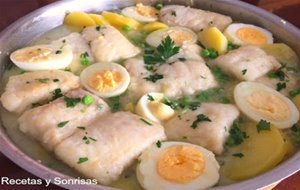 Merluza Con Patatas Y Guisantes
