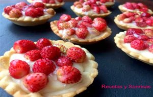 Mini Tartitas De Fresitas Del Bosque Y Crema Pastelera
