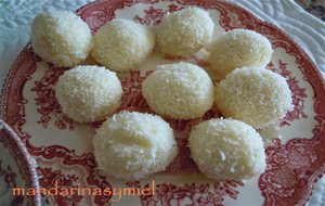 Bolitas De Coco.
