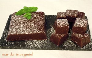 Fudge De Chocolate Y Nubes. Dulce De Azúcar 
