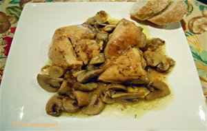 Pollo Guisado Con Champiñones
