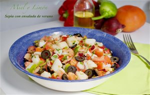 Sepia Con Ensalada De Verano
