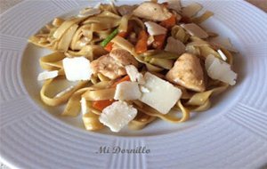 Tagliatelle Con Verdura Y Pollo.
