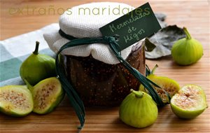 Dos Mermeladas De Higos: Verdes Con Canela Y Negros Con Naranja Y Ron
