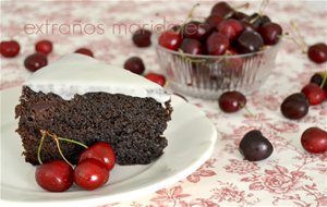 Tarta De Coca-cola&#174;, Chocolate Y Cerezas
