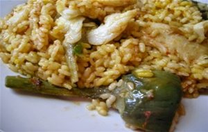 Paella De Arroz Con Verdura Y Pescado
