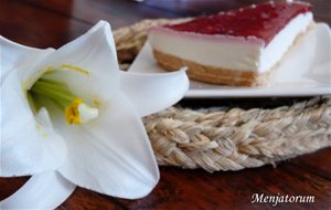 Tarta Fria De Queso Y Mermelada De Fresa
