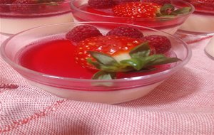 Panacotta De Vainilla Con Gelatina De Frambuesa (tradicional Y Thermomix)
