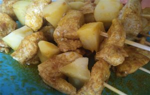 Brochetas De Manzana Y Pollo Al Curry
