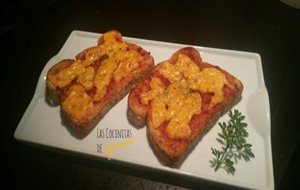 Tostas De Sobrasada Y Quesos