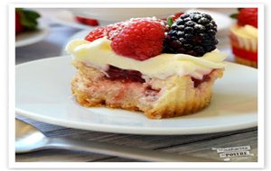 Cupcakes De Tarta De Queso Con Frutos Rojos / Red Berries Cheesecake Cupcakes
