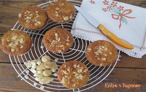 Muffins De Chocolate Blanco Con Pera Deshidratada Y Nuez De Macadamia