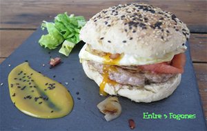 Hamburguesa De Ternera Lechal Con Pan Casero De Sésamo