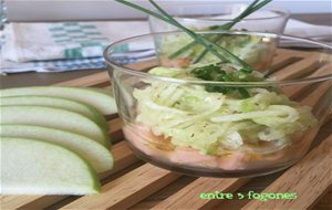 Tartar De Salmón En Verduras Al Eneldo