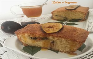 Pastel De Higos Violetas Con Almíbar De Naranja