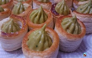 Volovanes Rellenos De Guacamole
