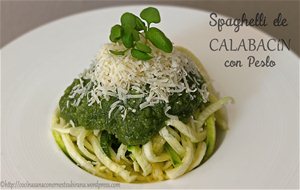 Ensalada De Spaghetti De Calabacín Con Pesto De Almendras