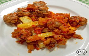 Albóndigas Con Tomate Y Patatas