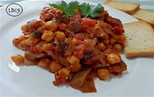 Ensalada De Berenjenas Y Garbanzos/ Eggplant And Chickpeas Salad
