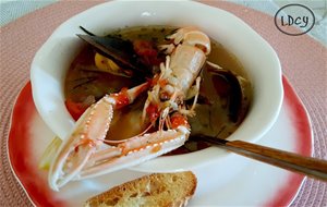 Sopa Mediterranea De Pescado Y Marisco/ Mediterranean Soup Of Fish And Seafood
