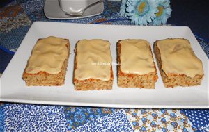 Barras De Plátano Con Crema Agria Y Frosting
