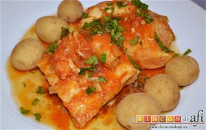 Bacalao En Salsa De Azafrán Y Gambones