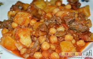 Carne Con Garbanzos