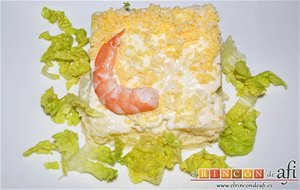 Ensaladilla Con Langostinos, Cangrejo Ruso, Papas Y Huevos