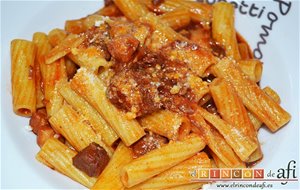 Pasta Al Ragú Napolitano