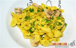 Pasta Fresca Con Champiñones Al Ajillo