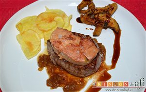 Solomillo De Ternera Con Foie, Cebolla Caramelizada Y Reducción Al Pedro Ximénez