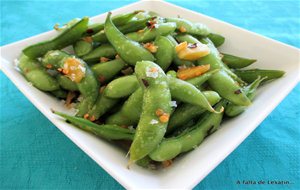 Edamame Picante Con Ajo Y Jengibre
