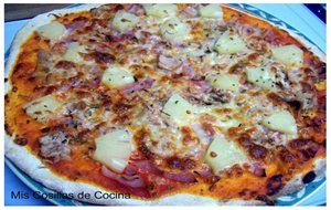 Pizza De Jamón York  Atún Y Piña
