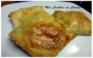 Hojaldres De Espinacas Y De Jamón Y Queso
