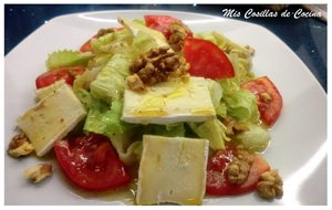 Ensalada De Queso Brie Y Vinagreta De Miel
