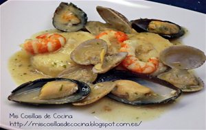 Merluza En Salsa Con Gambas Almejas Y Mejillones
