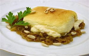 Bacalao Con Cebolla Caramelizada Y Muselina De Ajo
