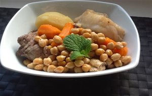 Puchero Andaluz Con Su Sopita Especial
