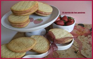 Galletas Rellenas De Crema De Fresa
