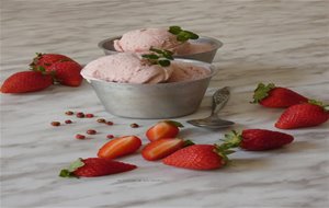 Helado Vegano De Fresa A La Pimienta Rosa
